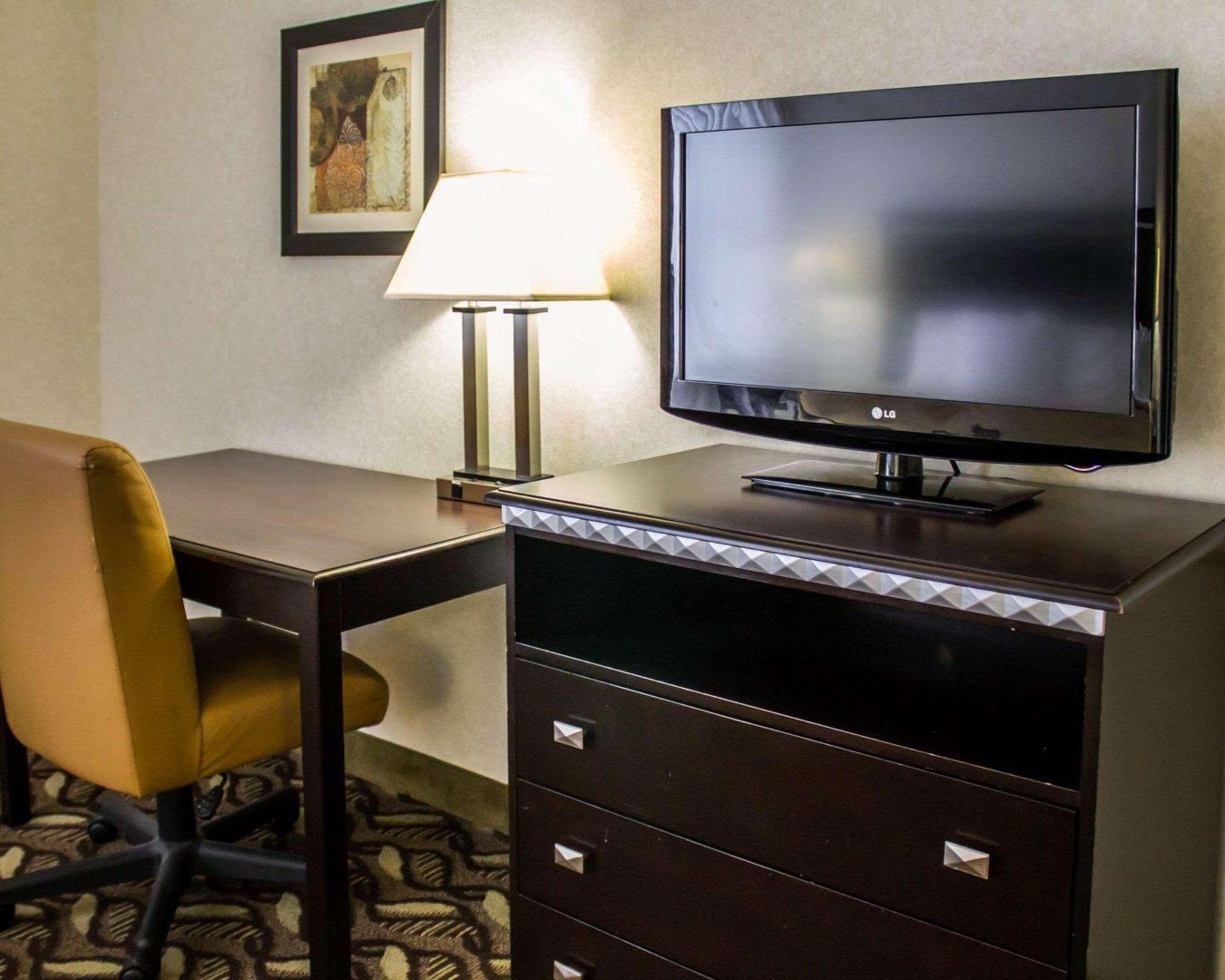 Quality Inn & Suites Mansfield Exterior photo