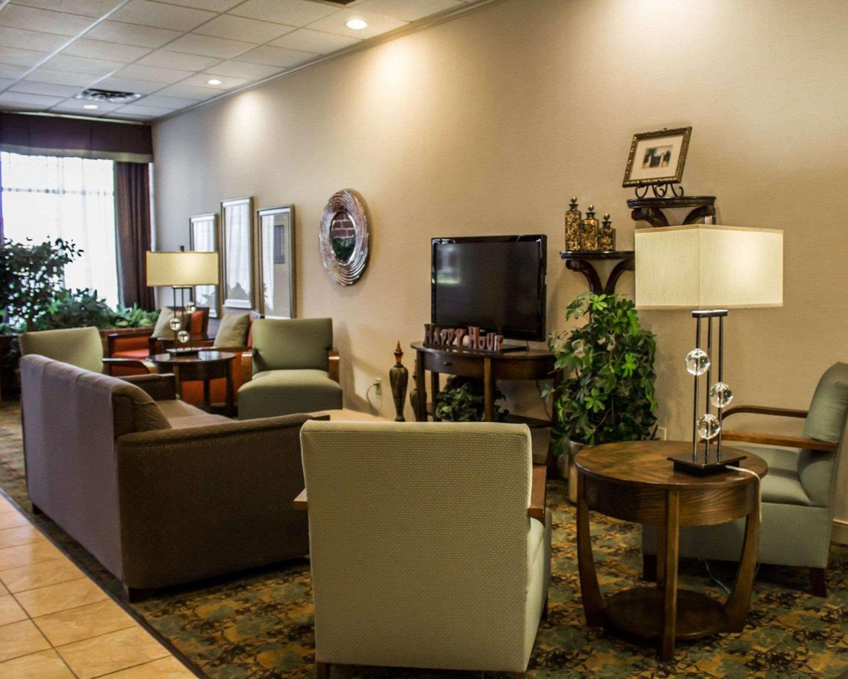 Quality Inn & Suites Mansfield Exterior photo