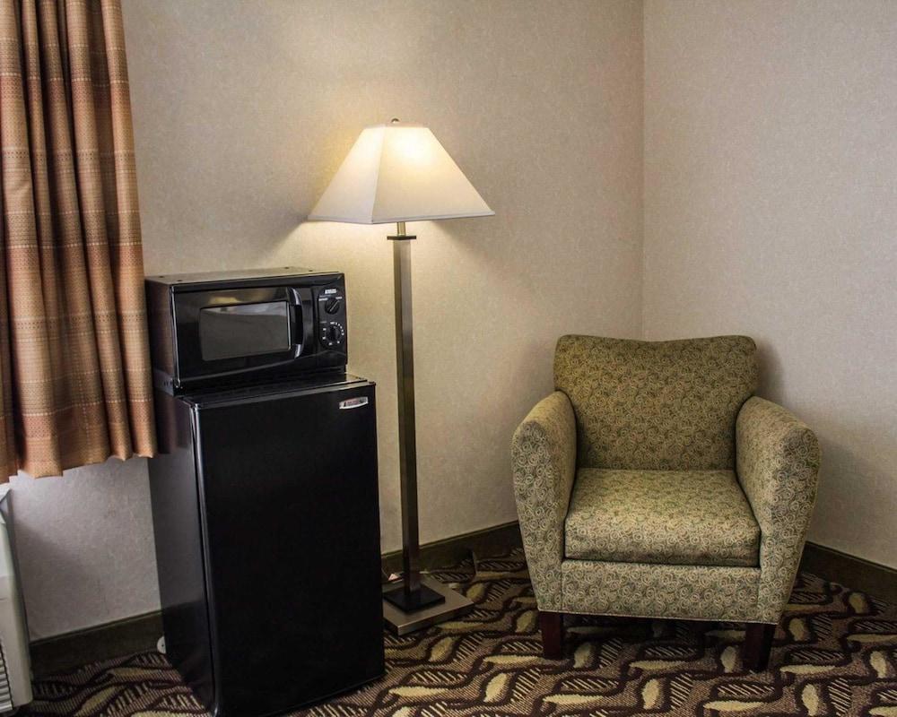 Quality Inn & Suites Mansfield Exterior photo