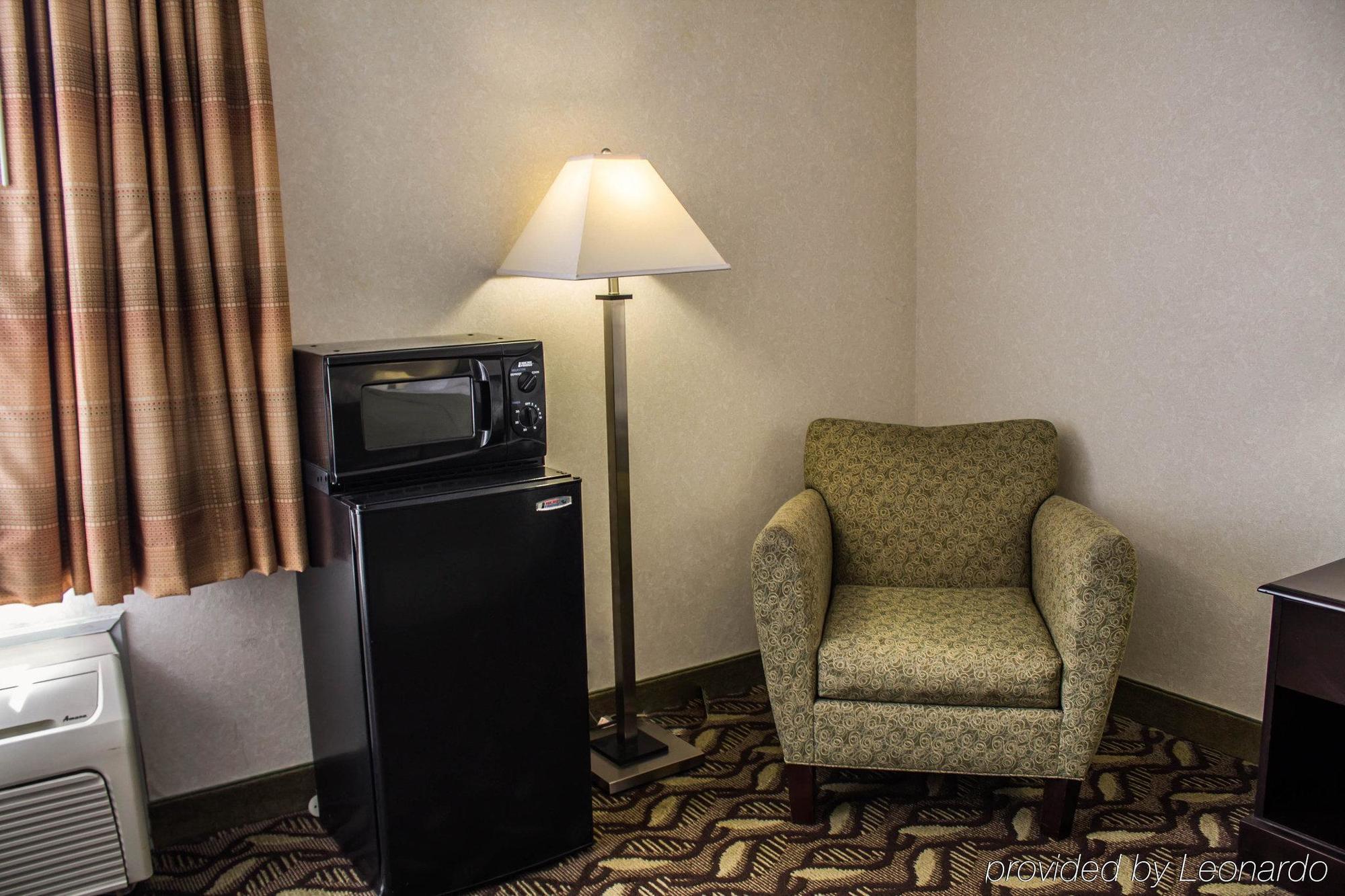 Quality Inn & Suites Mansfield Exterior photo